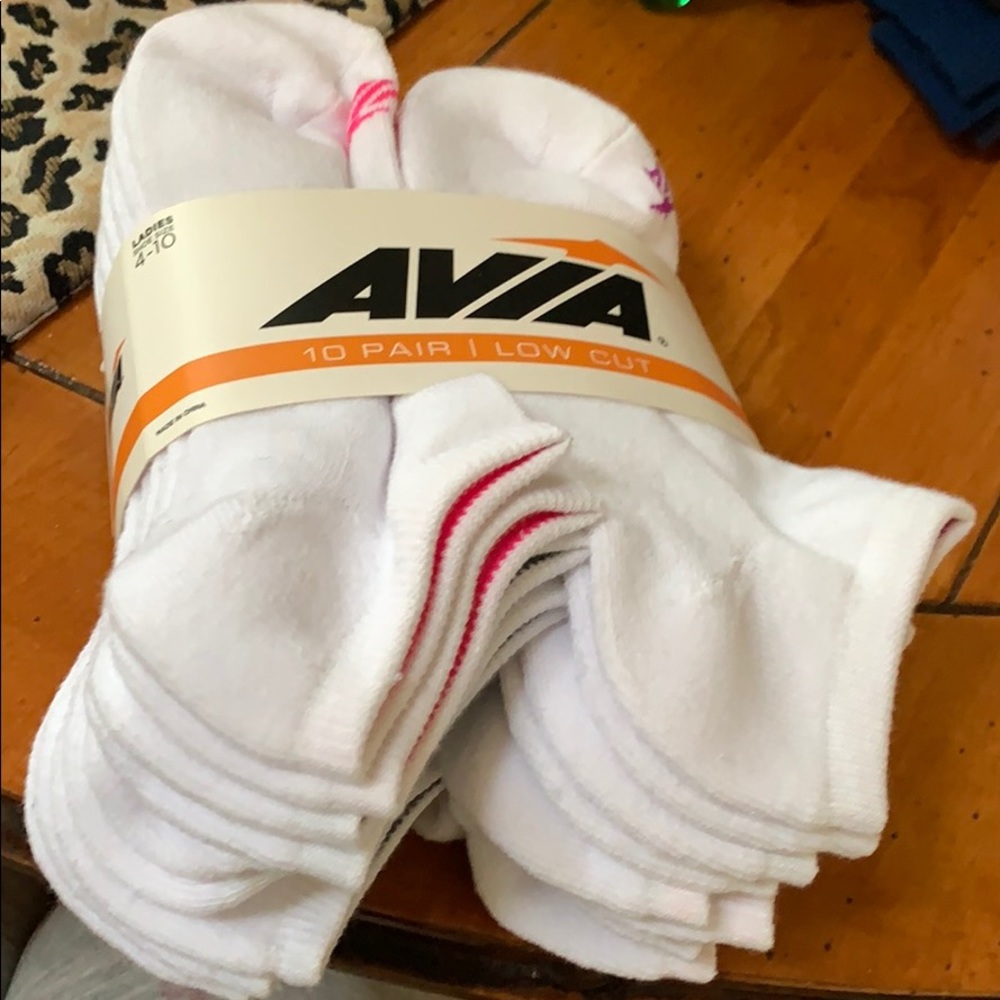 Ladies 10 pair low cut Avia socks